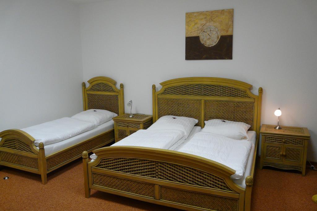 Hotel Kreuzbruchhof Burg Stargard Cameră foto